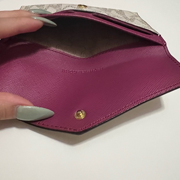 Michael Kors passport wallet - Picture 3 of 5